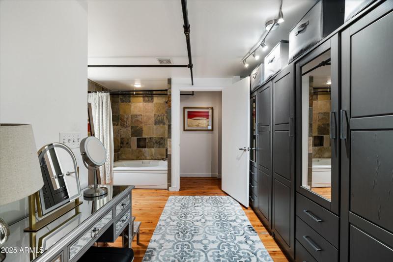 2nd Bath and Wardrobe