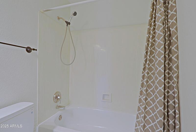 Bathtub shower combination