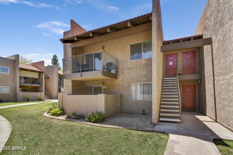 Front Elevation, Lower Level Unit