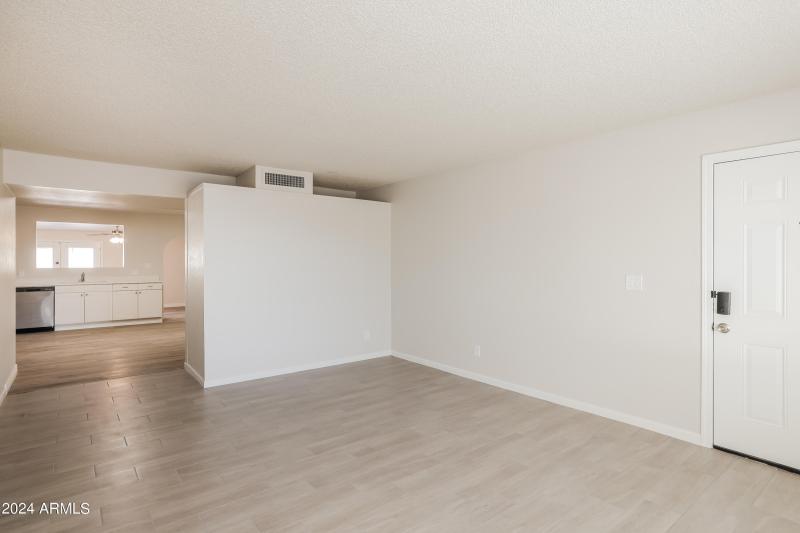 017-photo-living-room-13286373