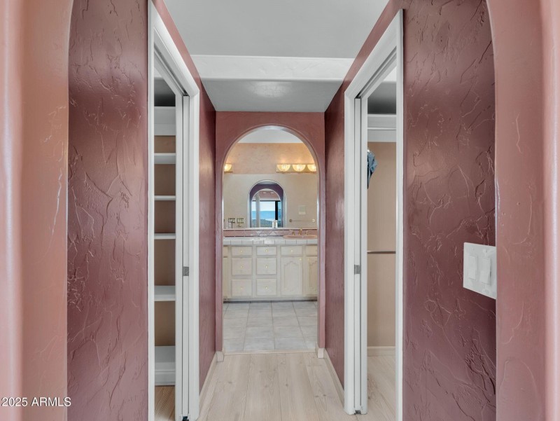 022_Hall w dual walk in closets