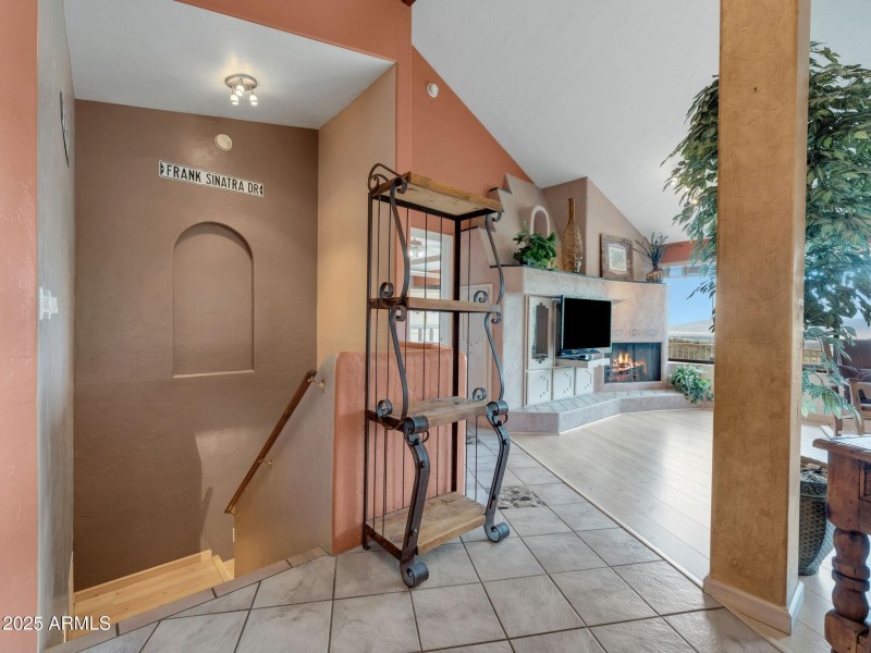 033_Stairway to lower level