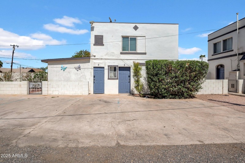 4-custom-712 E Pierce St-4