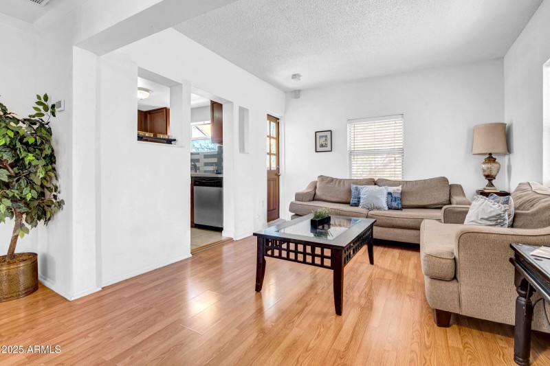 15-custom-712 E Pierce St-15