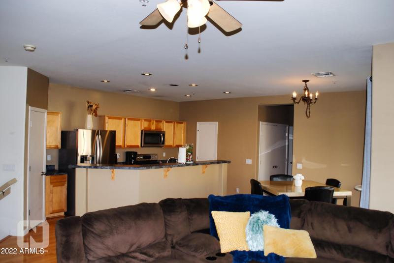 1420 N 81St Ave For Lease