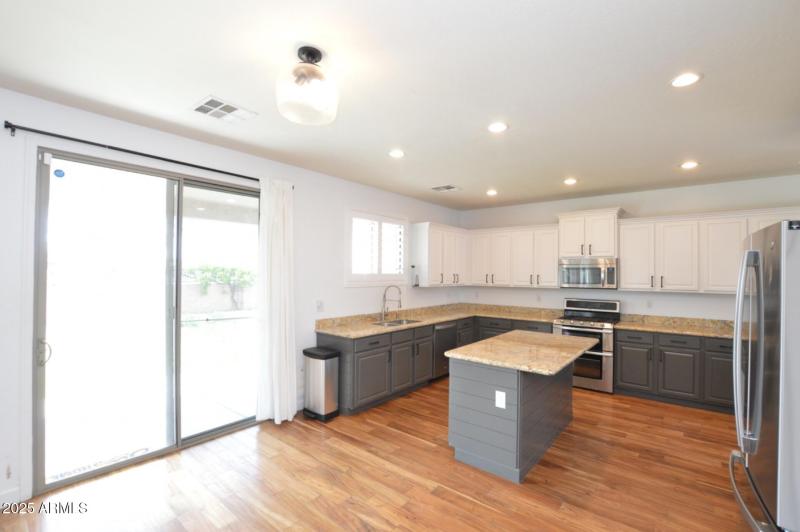 3baa4212-9b1f-4723-ac1a-c48540d482dc