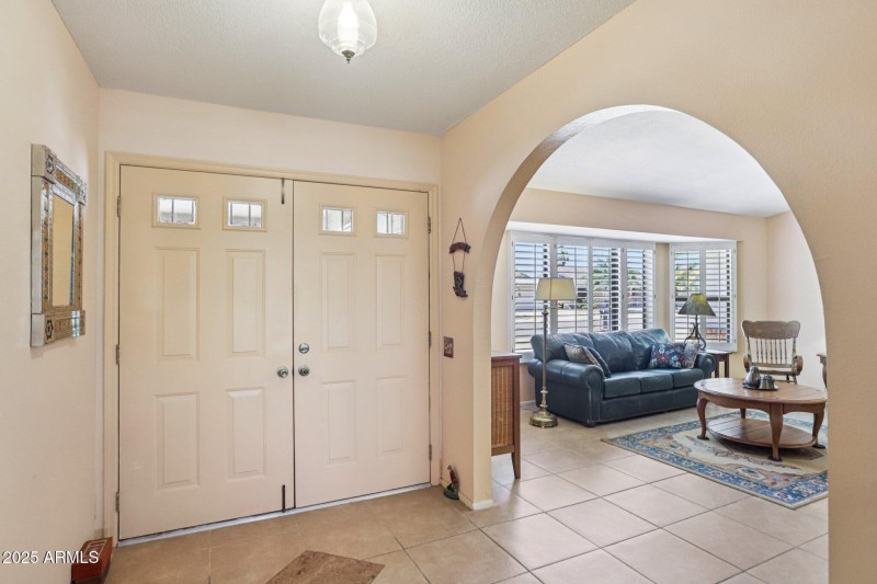 7-web-or-mls-W Foxfire Dr-1706-007