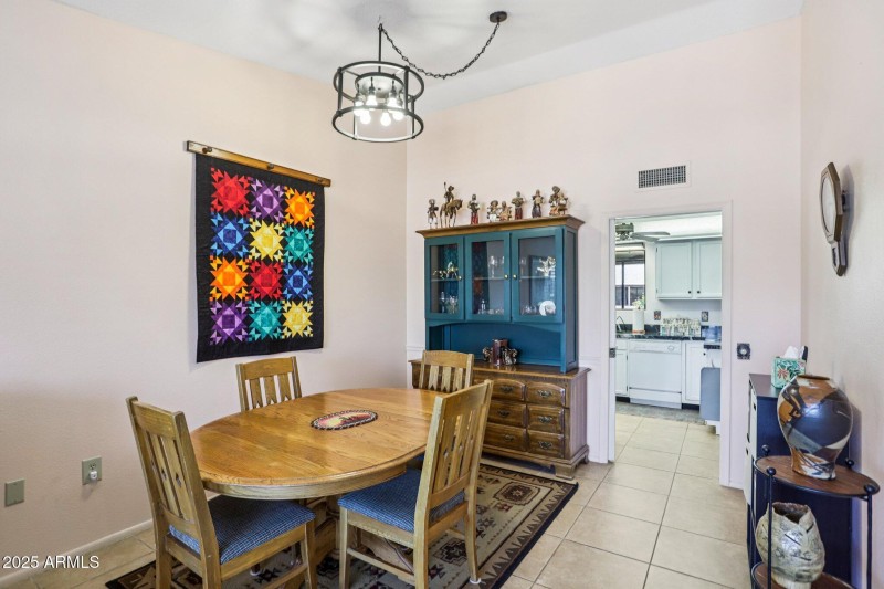 16-web-or-mls-W Foxfire Dr-1706-016
