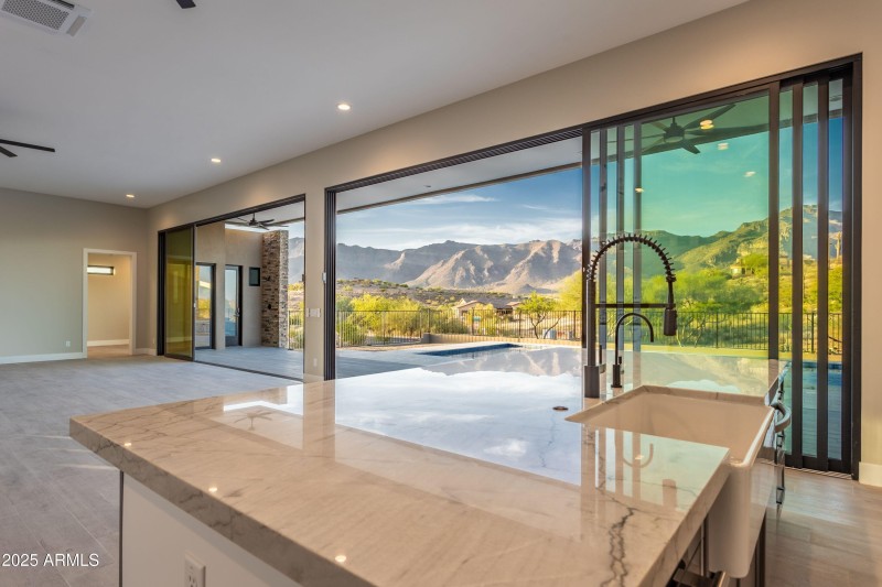 Kitchen, Natural White Pegasus Quartz co