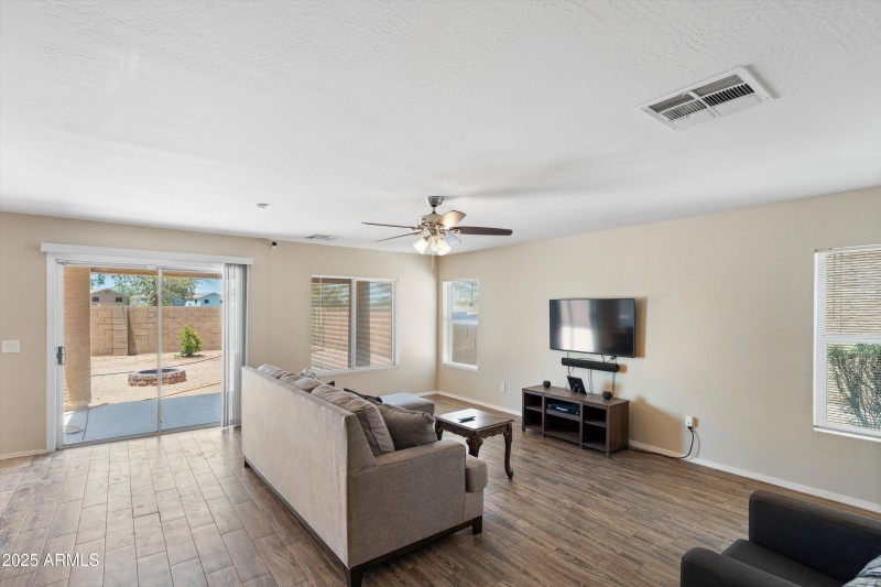 08-Family Room