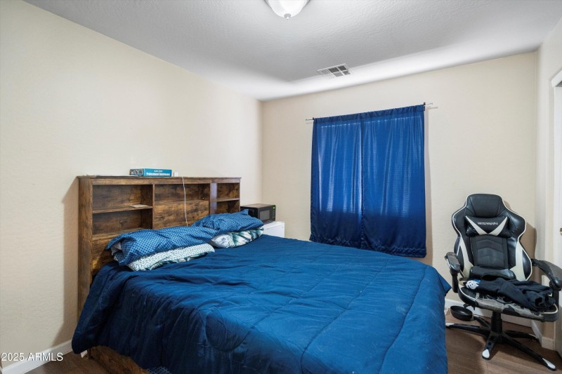 18-Lower Bedroom