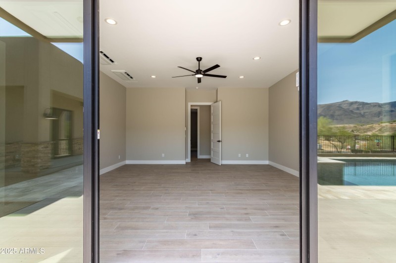 Master Bed Anderson low-e sliding doors