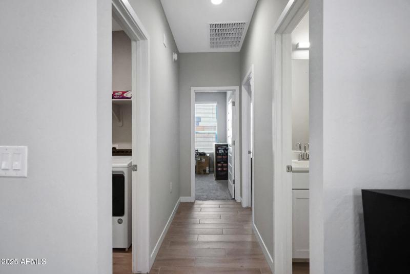 Hallway to the bedrooms