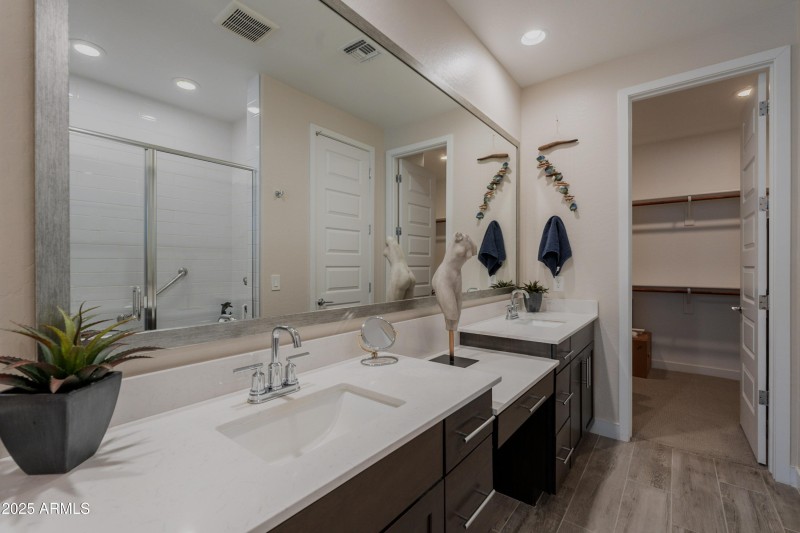 030 Primary Bath 17219 W La Luz Rd