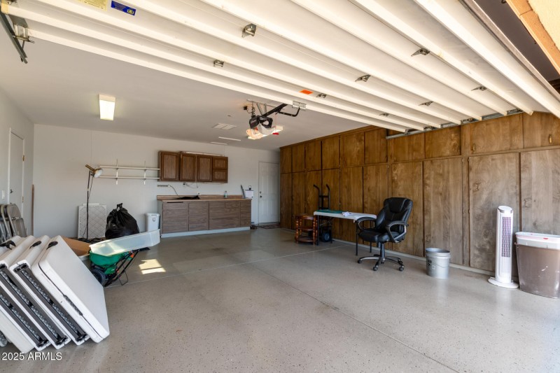 Large Garage with Cabinets