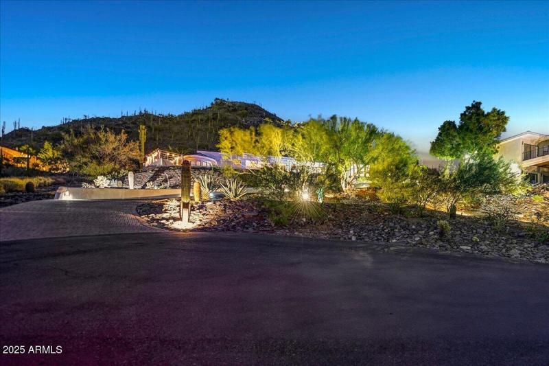 Peaceful Cul-de-Sac Setting