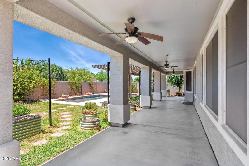 49-web-or-mls-20226-n-madison-dr