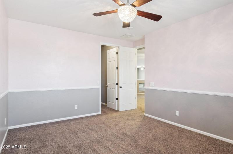 39-web-or-mls-20226-n-madison-dr