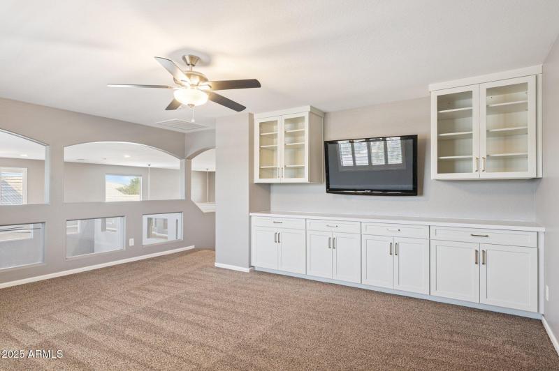 31-web-or-mls-20226-n-madison-dr