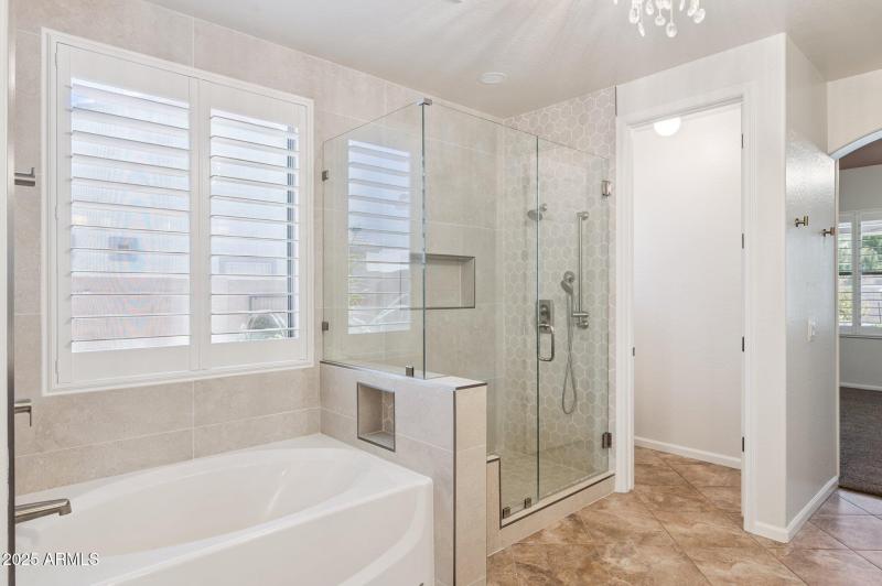 25-web-or-mls-20226-n-madison-dr