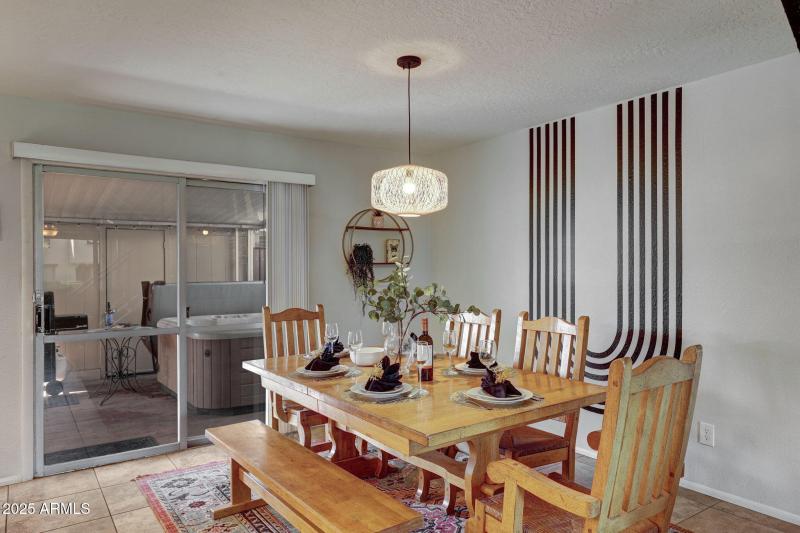 9-web-or-mls-6833-e-osborn-rd-e