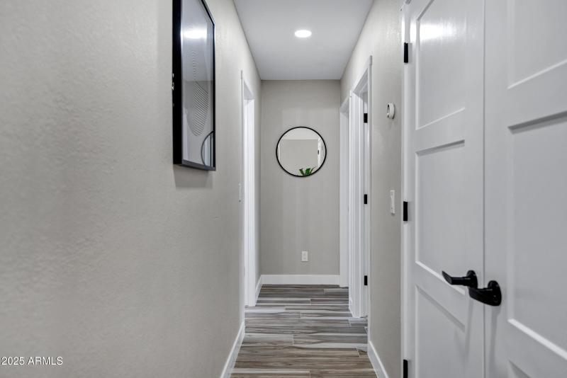 2509 E Meadowbrook Ave-20