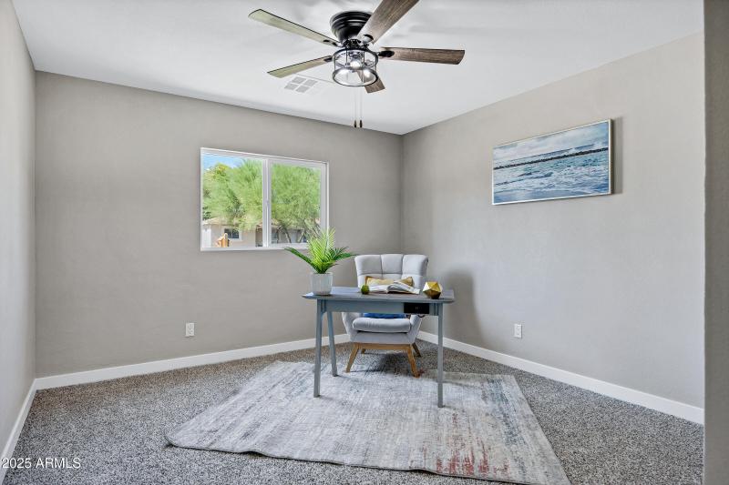 2509 E Meadowbrook Ave-21