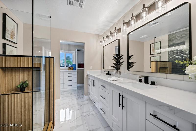 2509 E Meadowbrook Ave-25