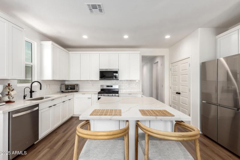 Amazing kitchen with quartz countertops!