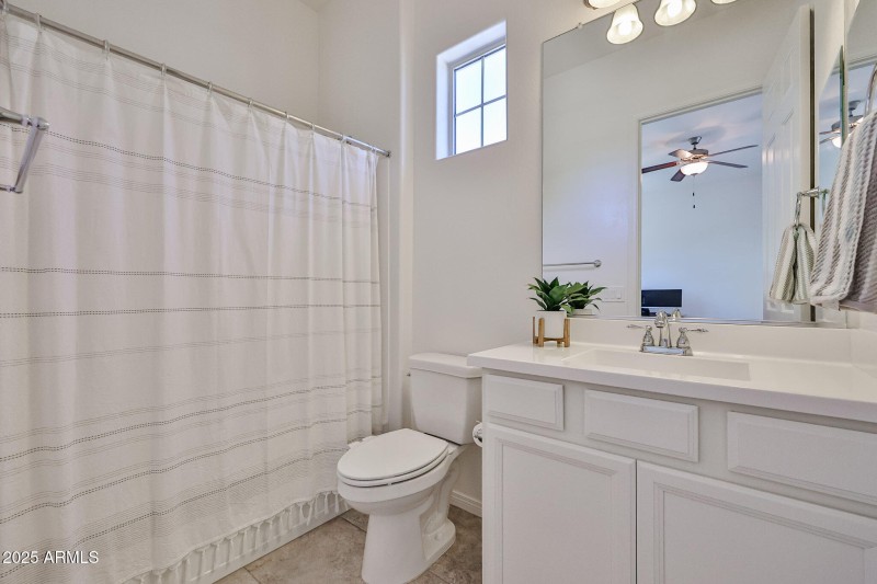 Casita Full Bathroom