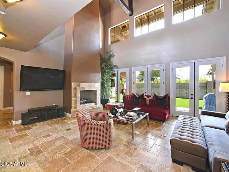 Livignroom_Fireplace view