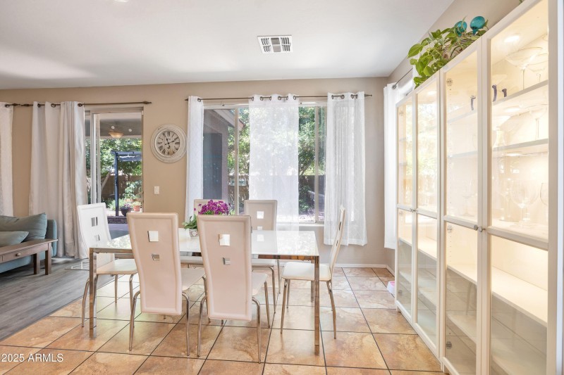 WILLAIMS NEW KITCHEN TO DINING ROOM1