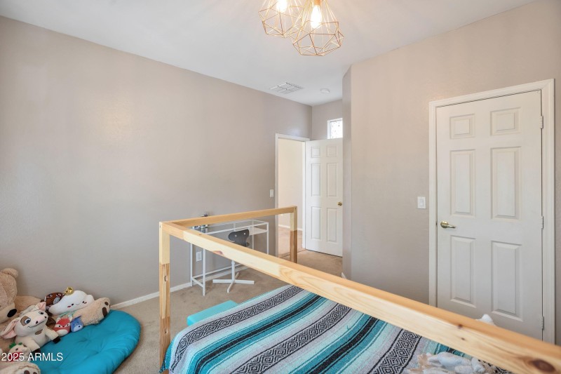 BEDROOM 1b