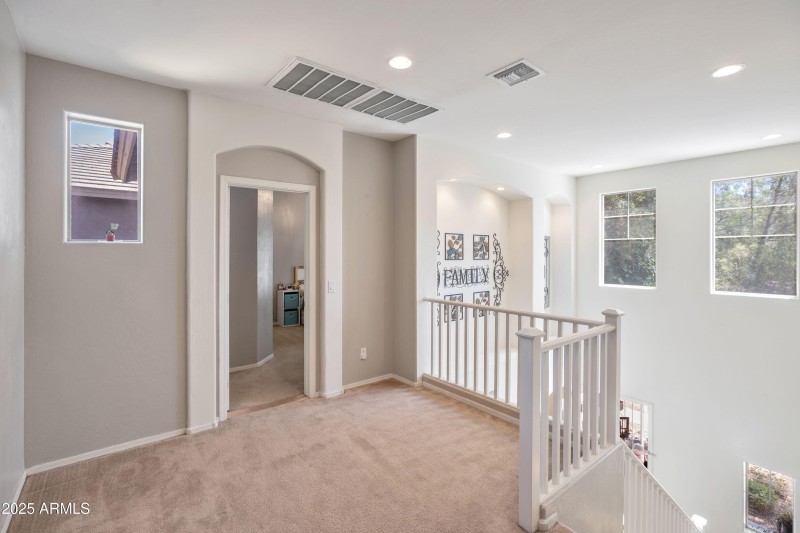 UP LOFT 1