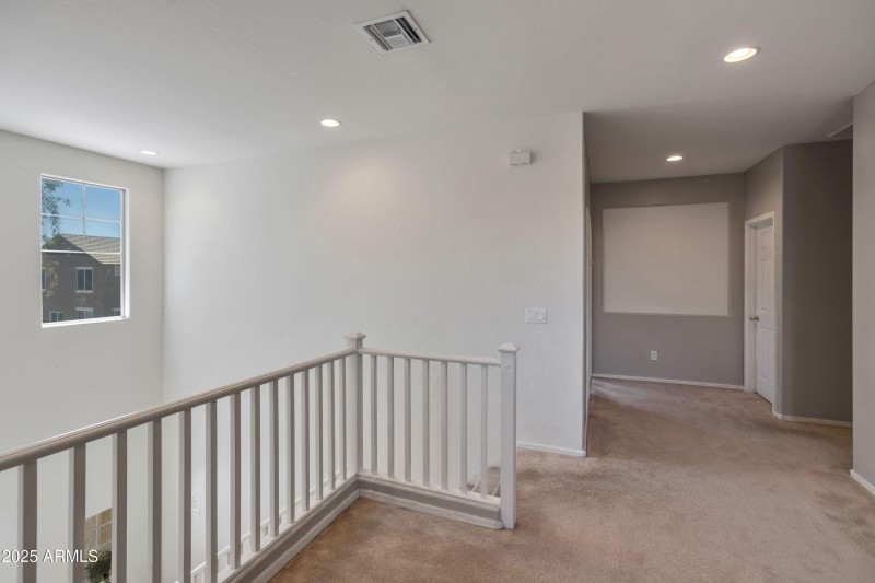 UP LOFT 3