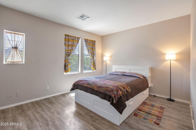 UP BEDROOM 2a