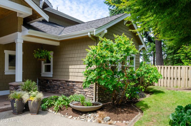 39-Front-Yard-Gardens