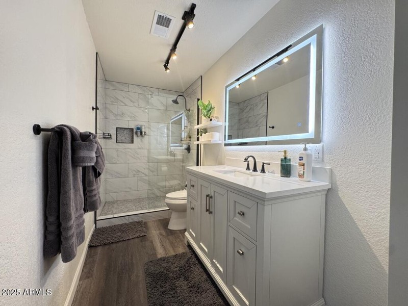 71956F03-C892-4A83-93D0-569F31DAF128_1_1