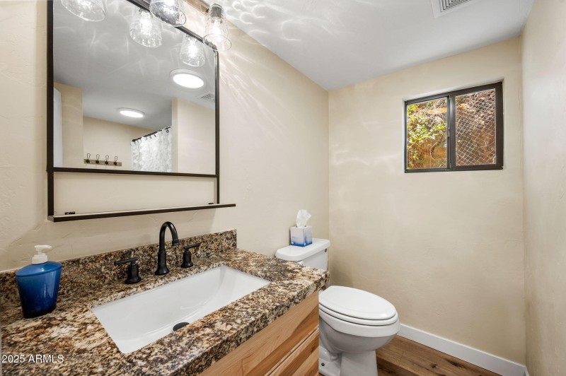 13-Bathroom 2 Mainfloor