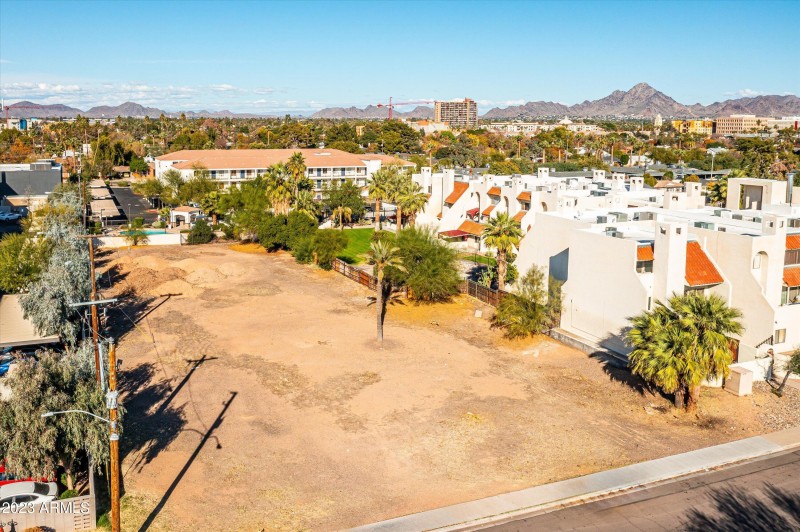 010_LOT VIEW