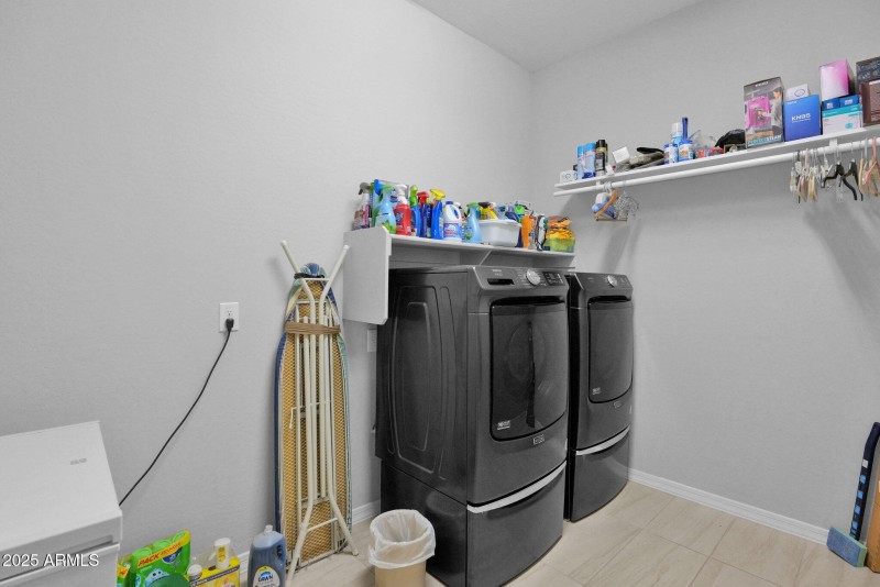 27667 Mohawk - 28Laundry