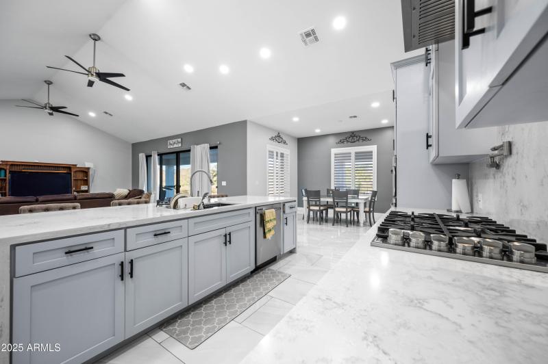 8017 S 143rd Ave Goodyear AZ 85338-92