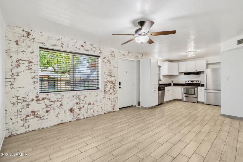 9-web-or-mls-N 16th St-2006-009