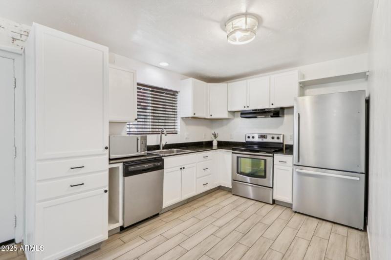 13-web-or-mls-N 16th St-2006-013