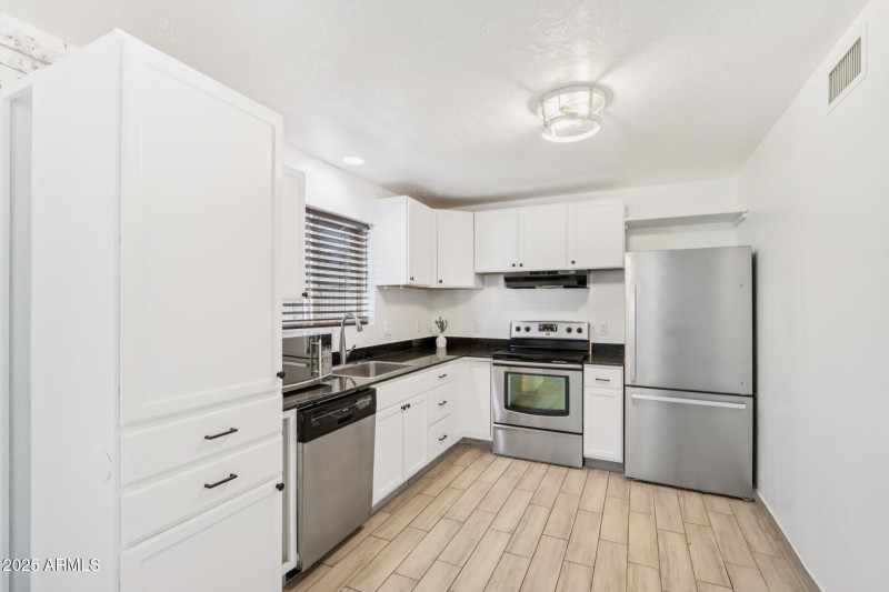 15-web-or-mls-N 16th St-2006-015