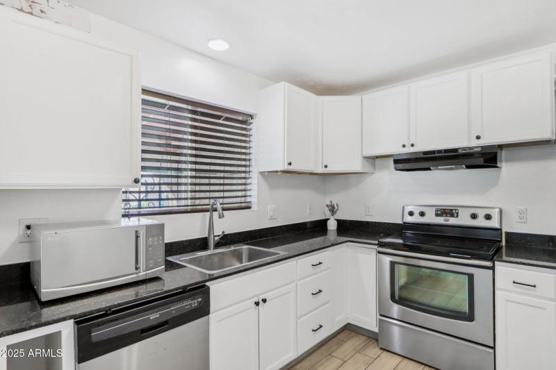 16-web-or-mls-N 16th St-2006-016