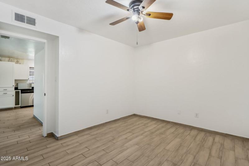 18-web-or-mls-N 16th St-2006-018