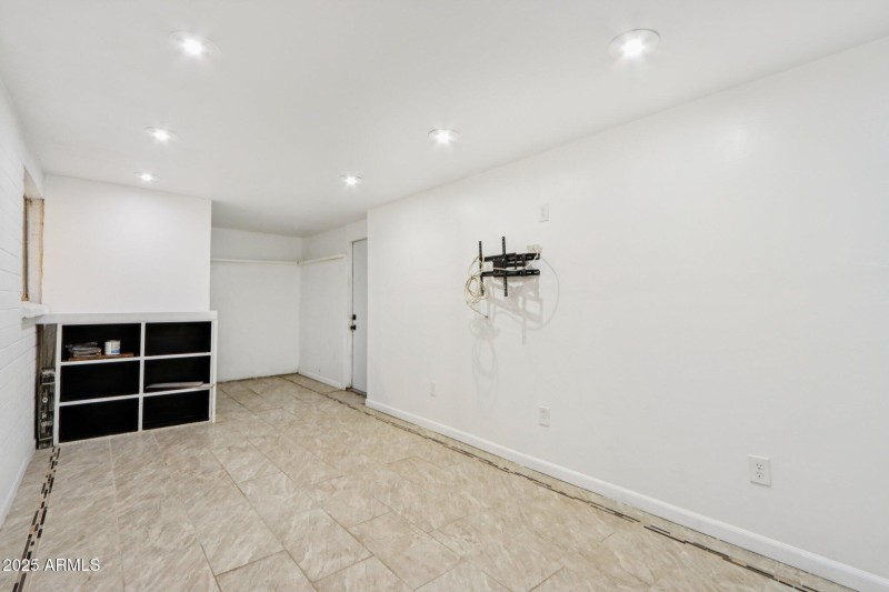 23-web-or-mls-N 16th St-2006-023