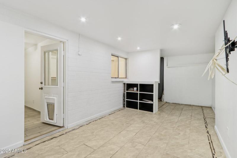 24-web-or-mls-N 16th St-2006-024