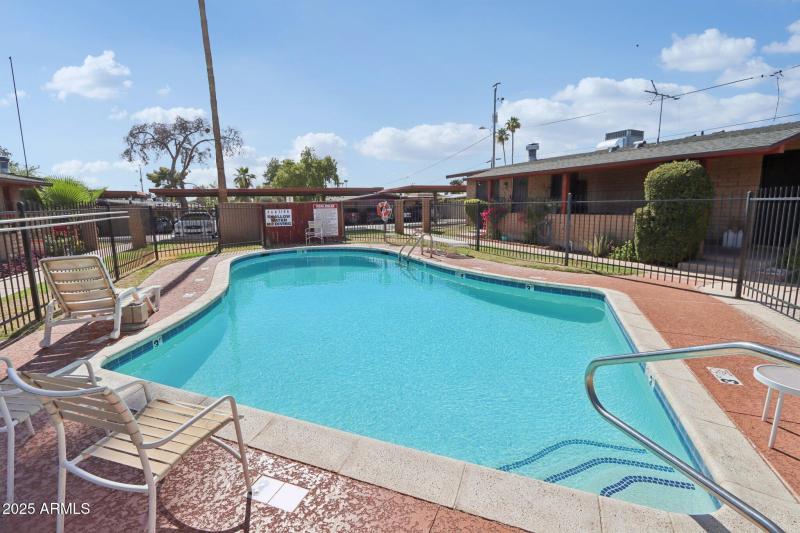 29-web-or-mls-N 16th St-2006-029